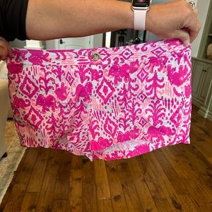 Lilly Pulitzer adorable shorts!